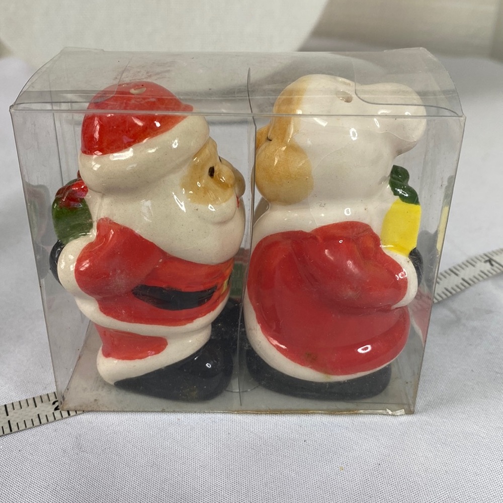 Mr and Mrs Claus Salt and Pepper set